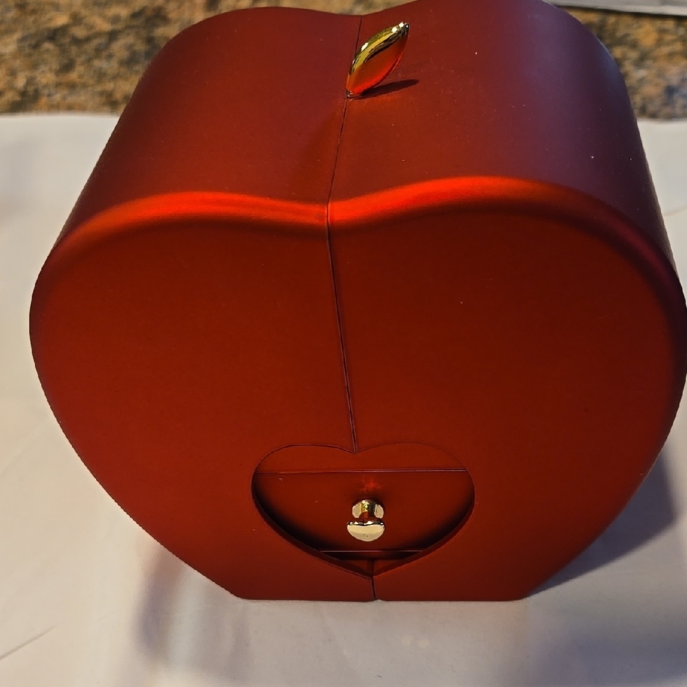 Red Heart-Shaped Jewelry Box with Necklace - Picture 3 of 7